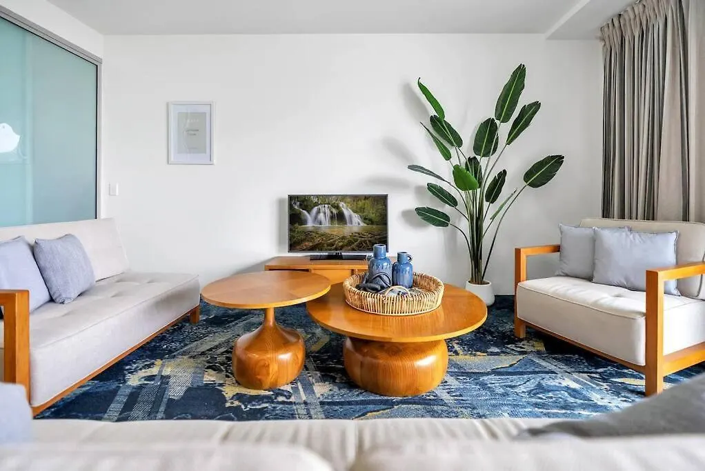 Appartement Horizons At Harbour Lights - Tropical Poolside Flair à Cairns